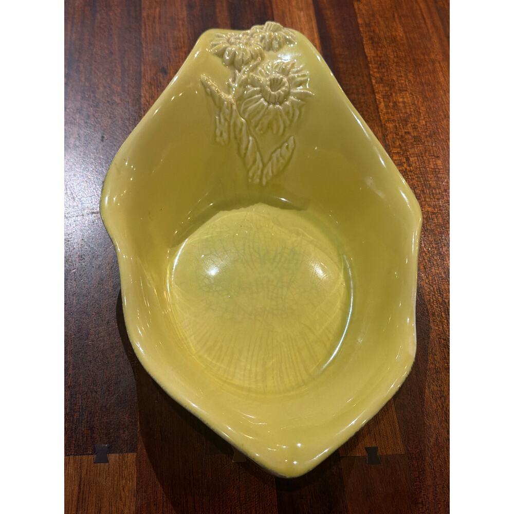 VTG Red Wing Pottery B2012 Chartreuse Yellow with flowers Bowl Glazing No Chips